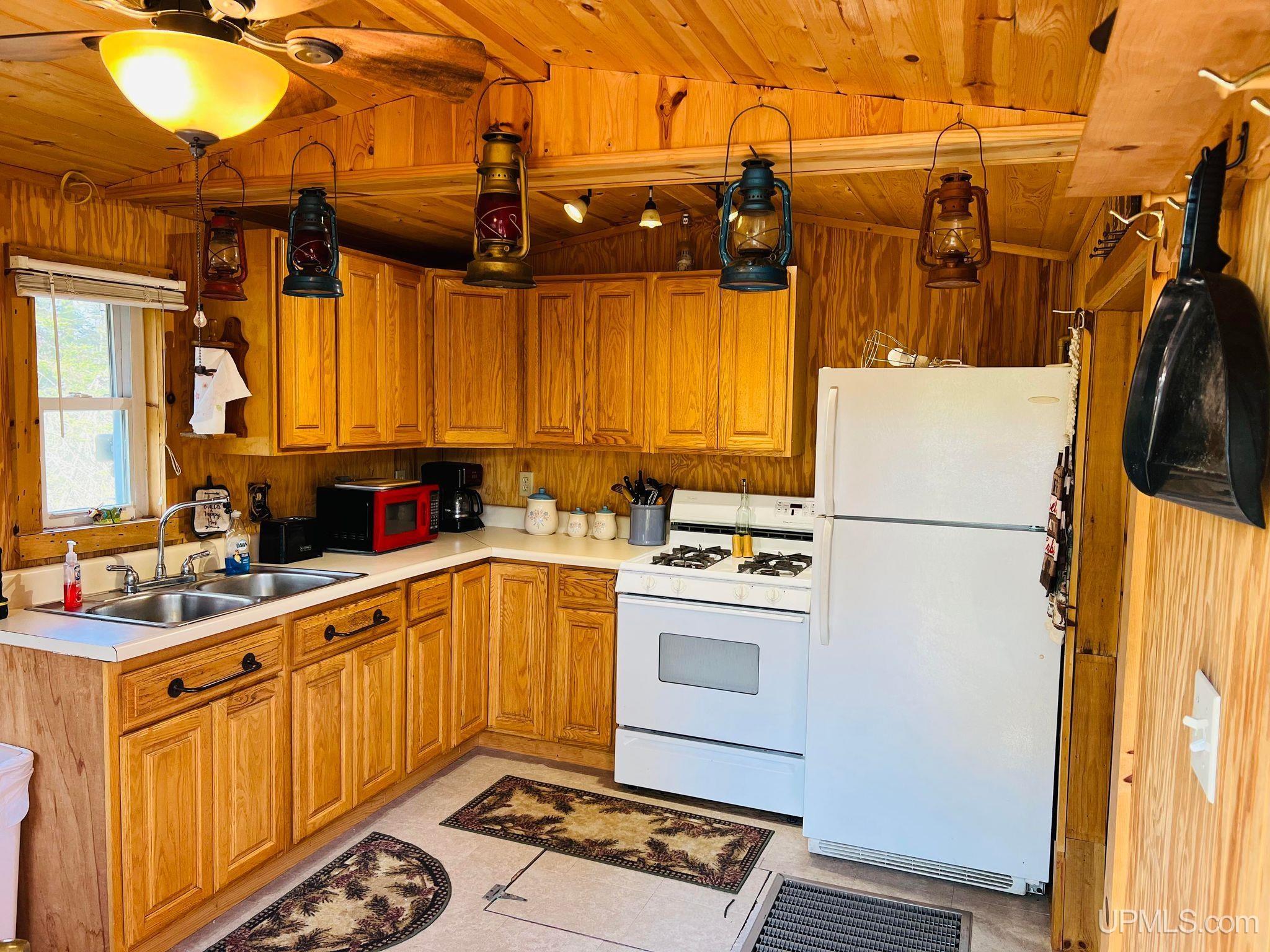 649 West Gulliver Lake Road Gulliver, MI 49840 - Photo 17 of 24