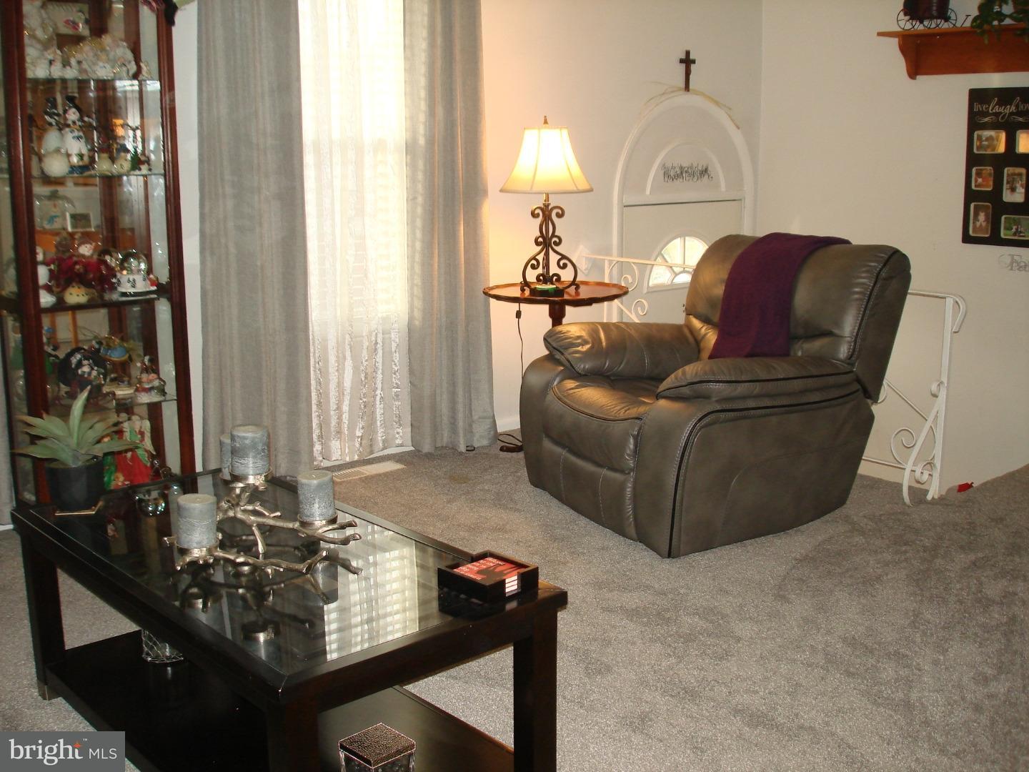 163 Greendale Road Philadelphia, PA 19154 - Photo 4 of 24