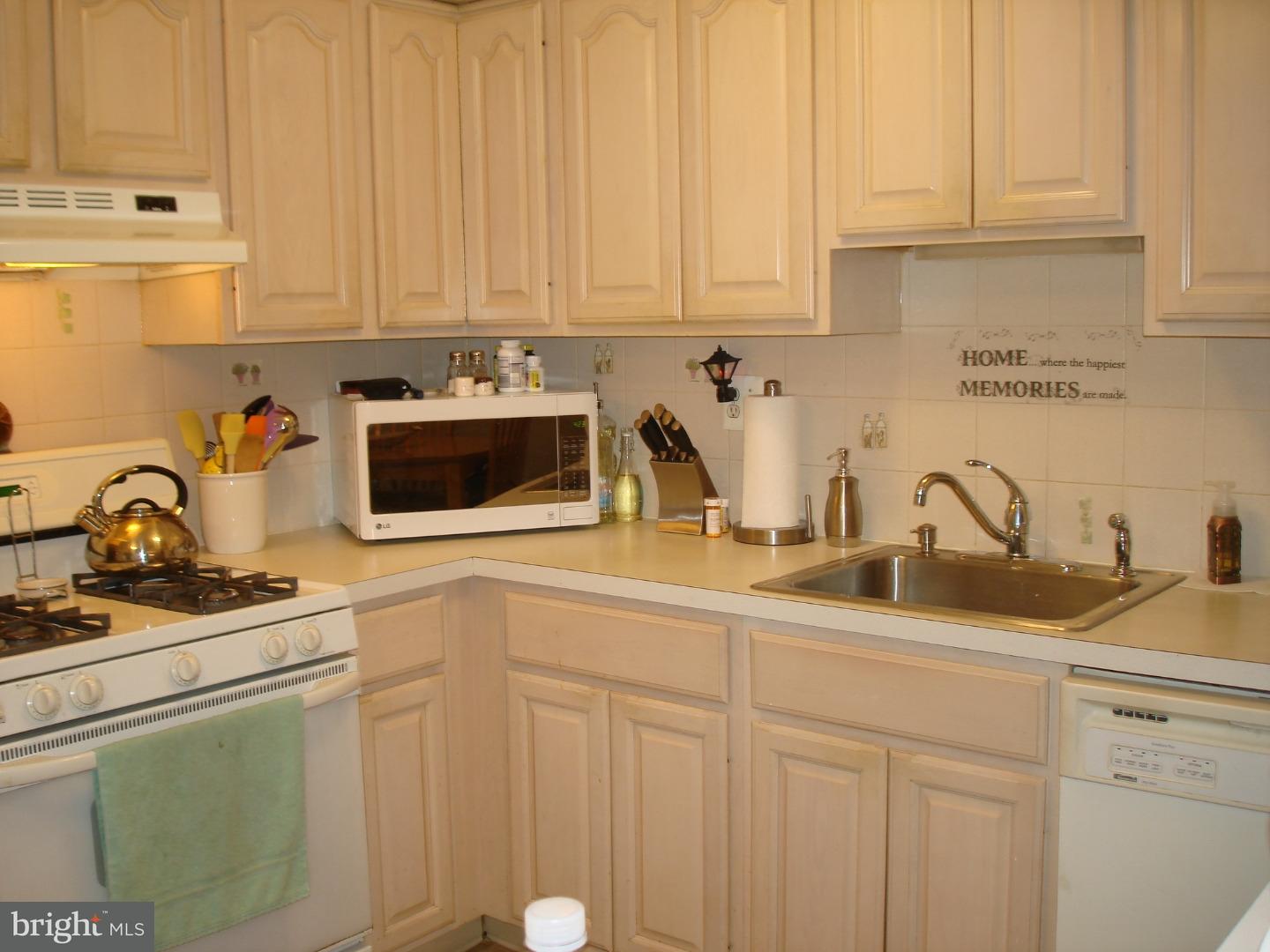 163 Greendale Road Philadelphia, PA 19154 - Photo 8 of 24