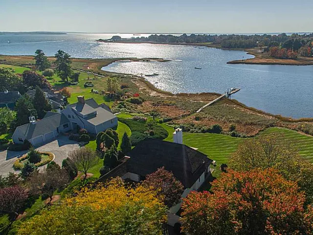 $2,500,000 | 119 Adams Point Road, Barrington, RI 02806