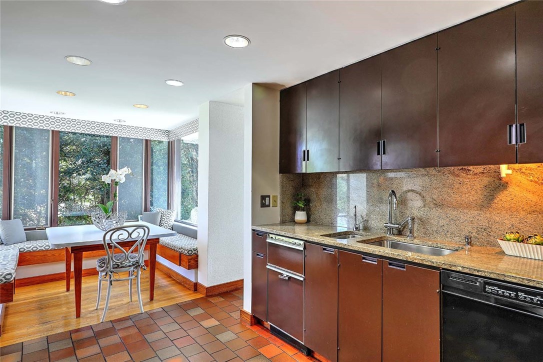 119 Adams Point Road Barrington, RI 02806 - Photo 16 of 35