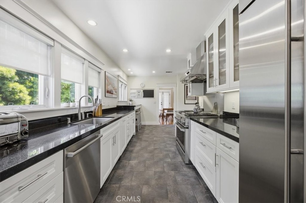 419 Virginia Street El Segundo, CA 90245 - Photo 14 of 41
