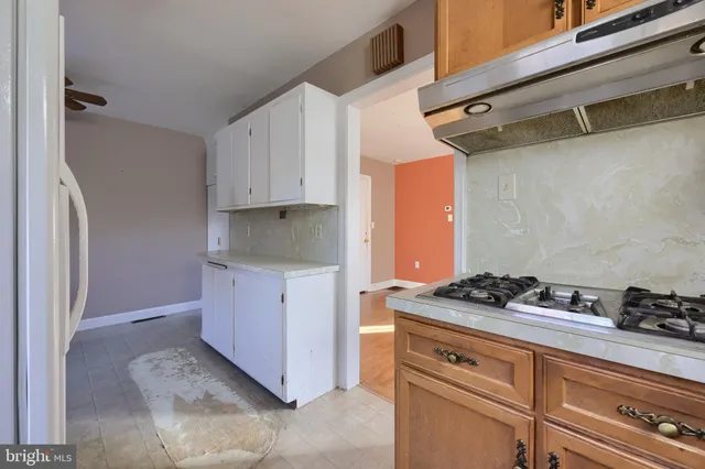 $219,900 | 907 Elm Avenue, Lancaster, PA 17603