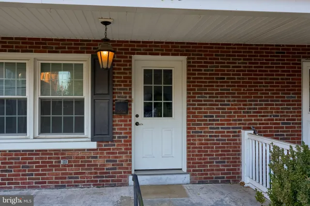 $219,900 | 907 Elm Avenue, Lancaster, PA 17603