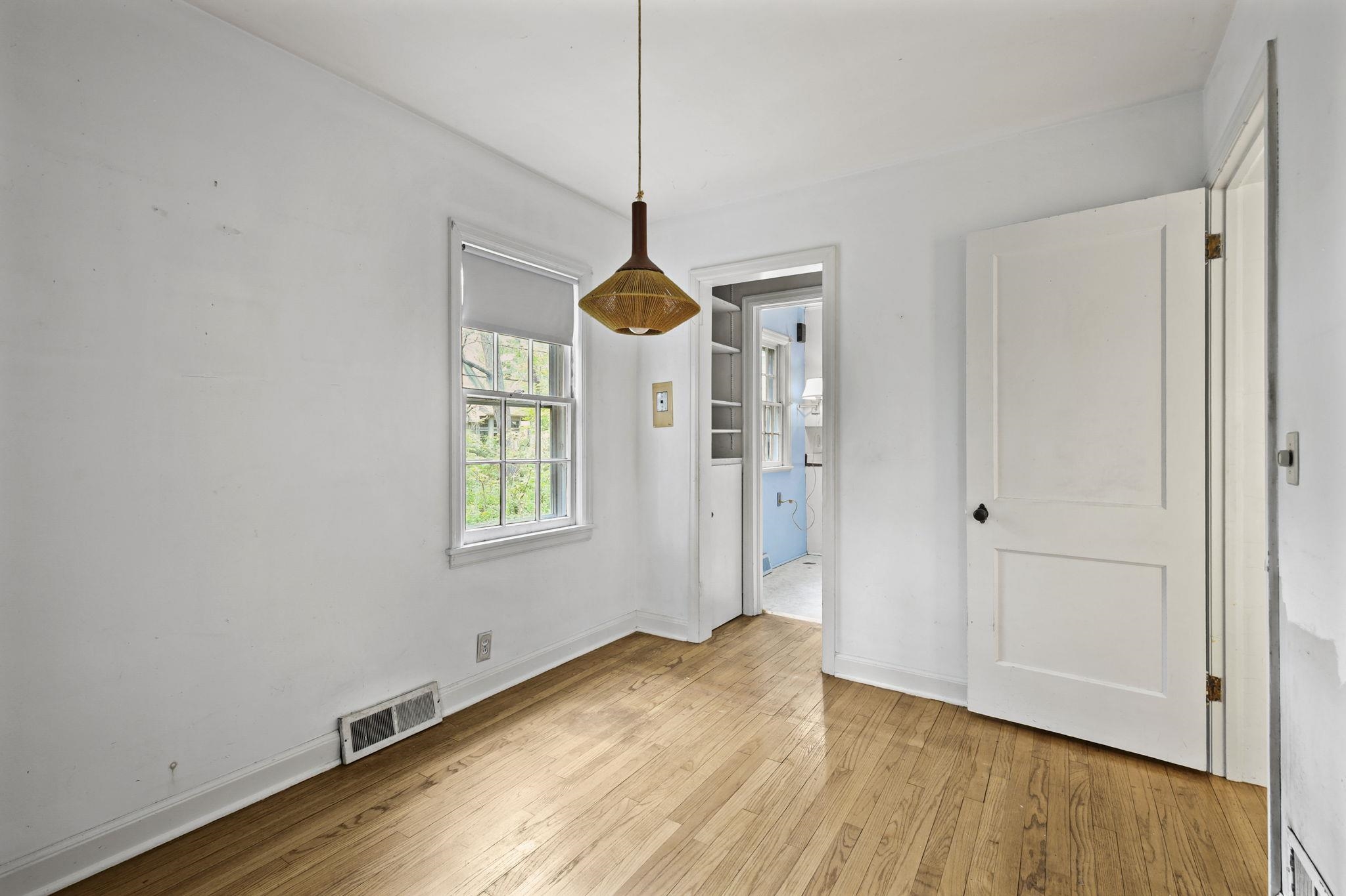 3209 Topping Road Madison, WI 53705 - Photo 6 of 34