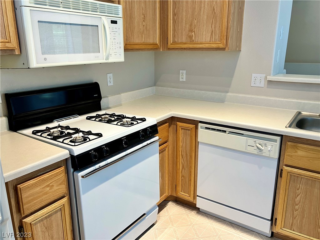 9050 West Warm Springs Road, Unit 2120 Las Vegas, NV 89148 - Photo 11 of 41