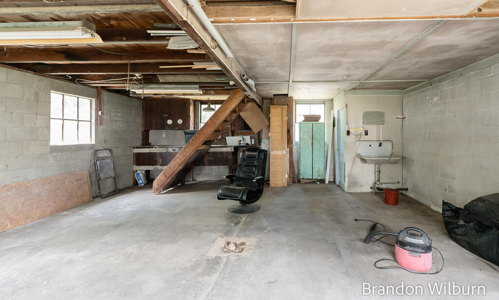 3259 Maple Grove Road Muskegon, MI 49441 - Photo 32 of 36 3529MapleGroveRd-40LoRes