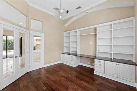 $1,150,000 | 5904 Pelican Bay Plaza South, Gulfport, FL 33707