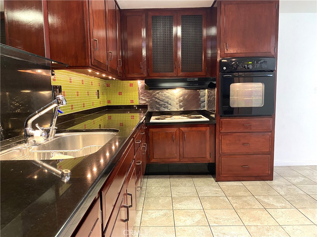 1361 Wee Burn Road Seal Beach, CA 90740 - Photo 12 of 17