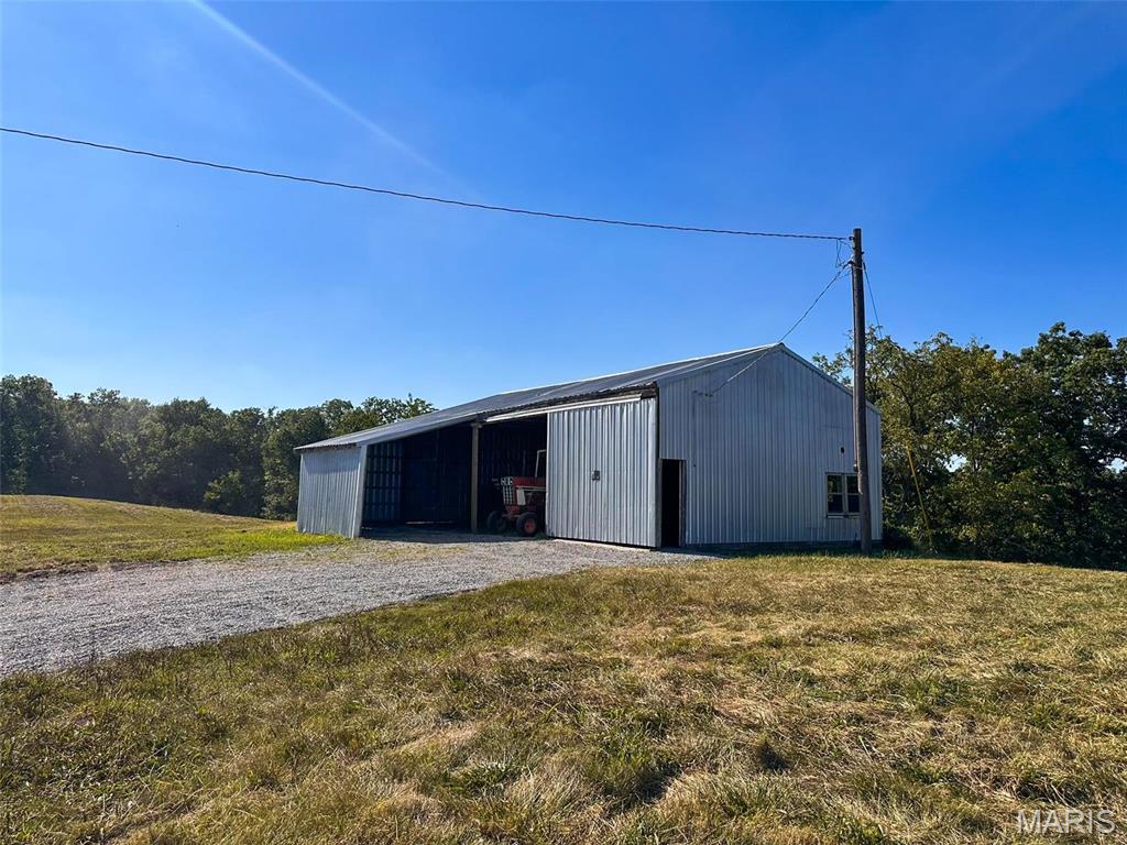 1735 Tickridge Road Elsberry, MO 63343 - Photo 9 of 17