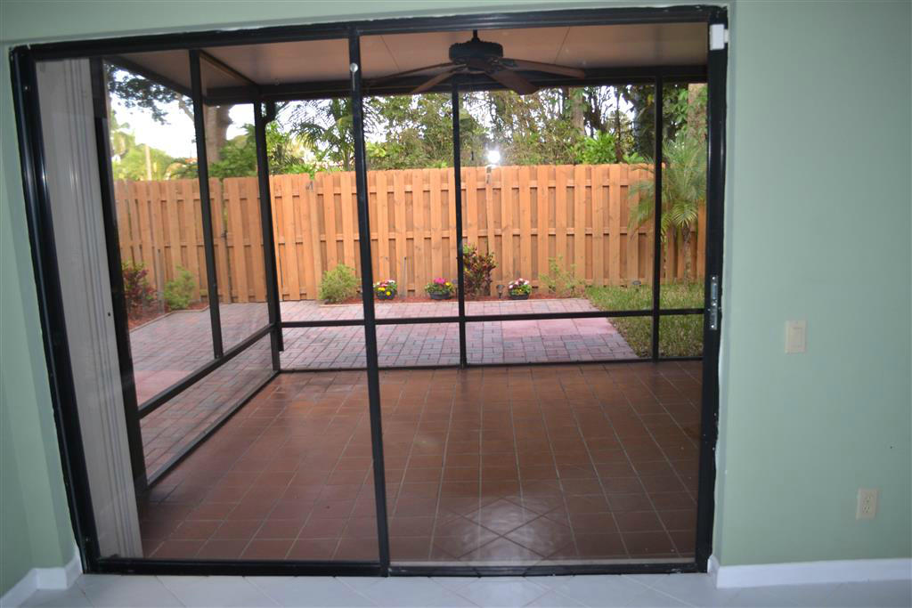 21728 Wapford Way Boca Raton, FL 33486 - Photo 4 of 17 DSC_0665