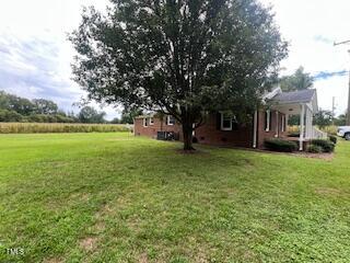114 Neighbors Road Dunn, NC 28334 - Photo 4 of 31 IMG_7834