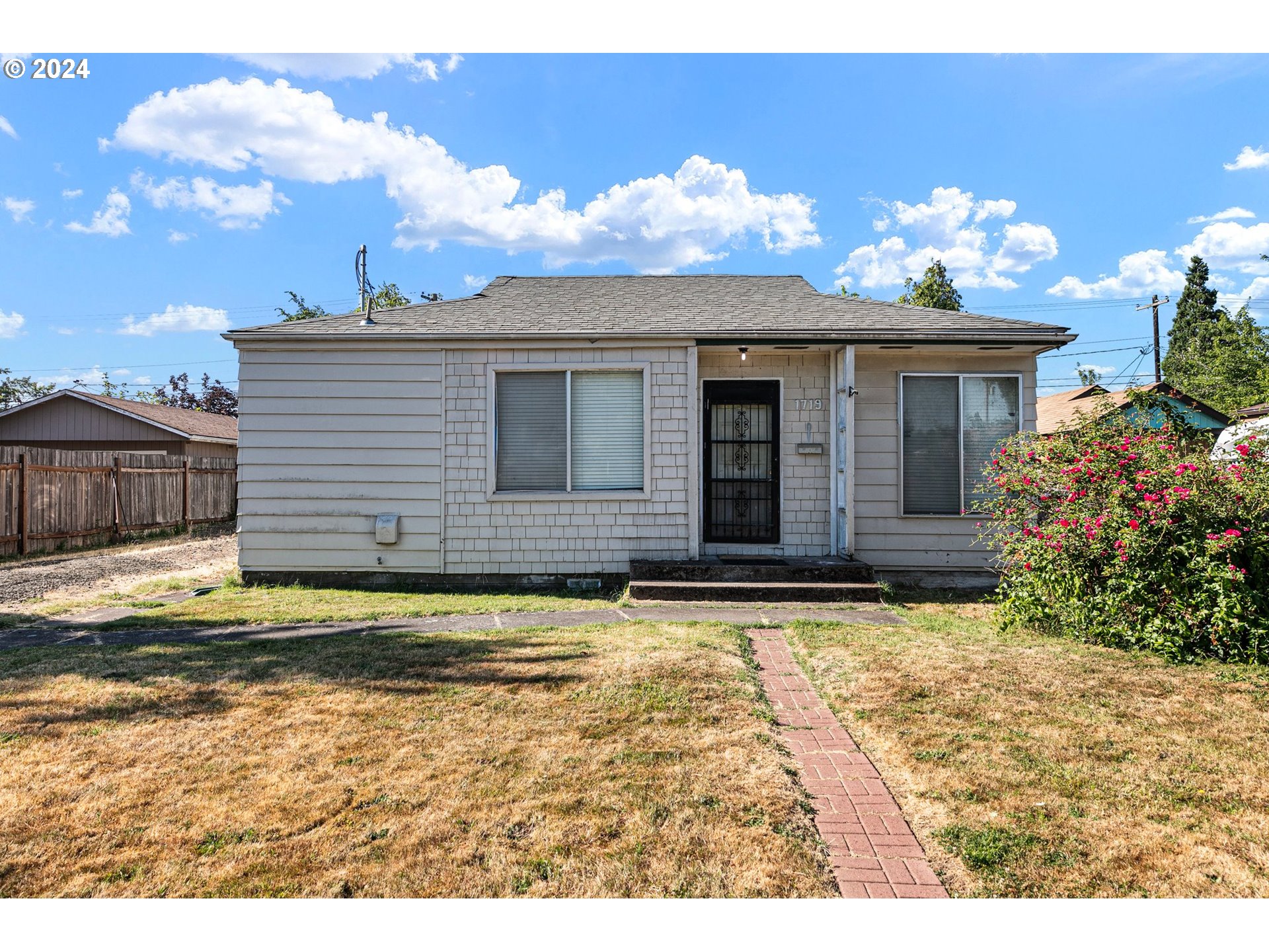 1719 G Street Springfield, OR 97477 - Photo 1 of 32