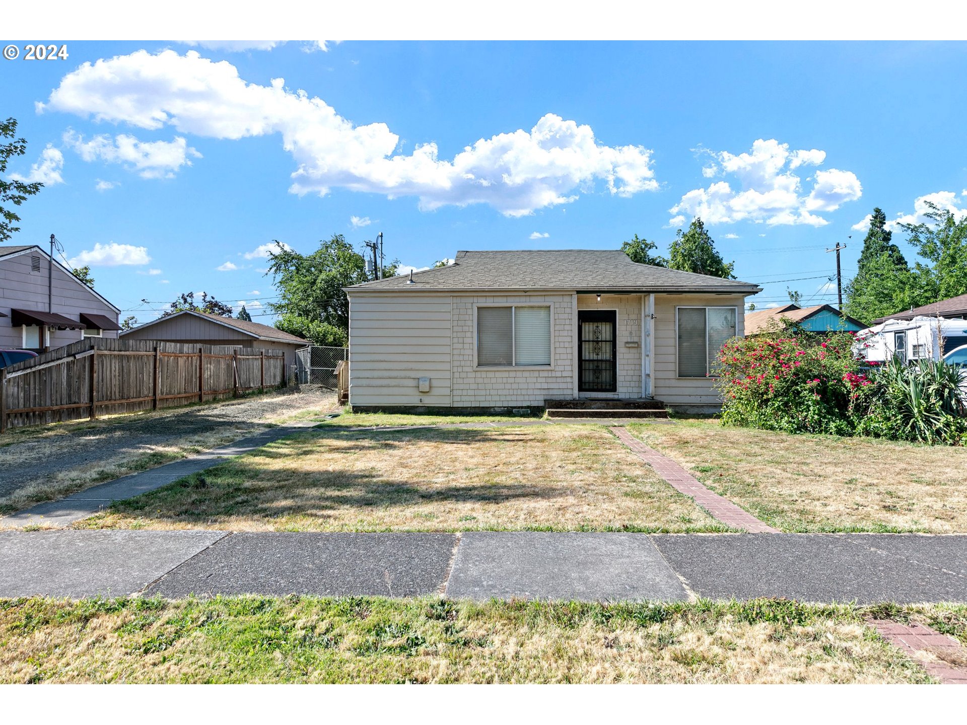 1719 G Street Springfield, OR 97477 - Photo 3 of 32