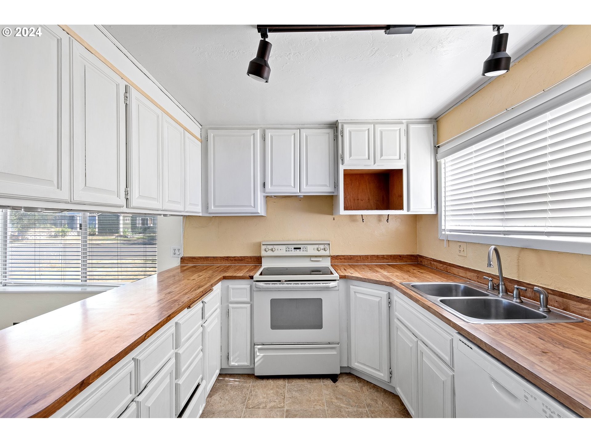 1719 G Street Springfield, OR 97477 - Photo 10 of 32