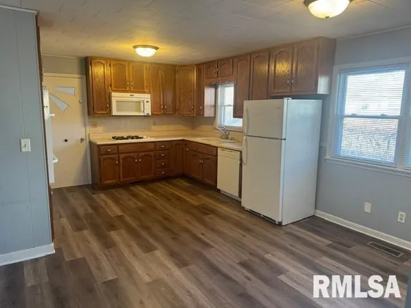 $129,900 | 411 East 7th Street, Delavan, IL 61734