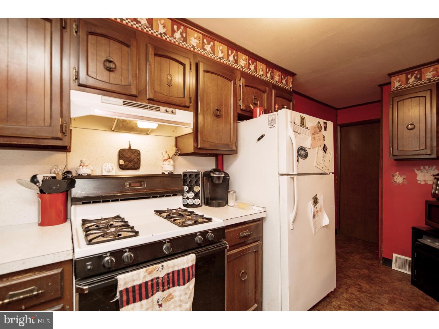 228 Lynn Road Ridley Park, PA 19078 - Photo 10 of 25 Kitchen