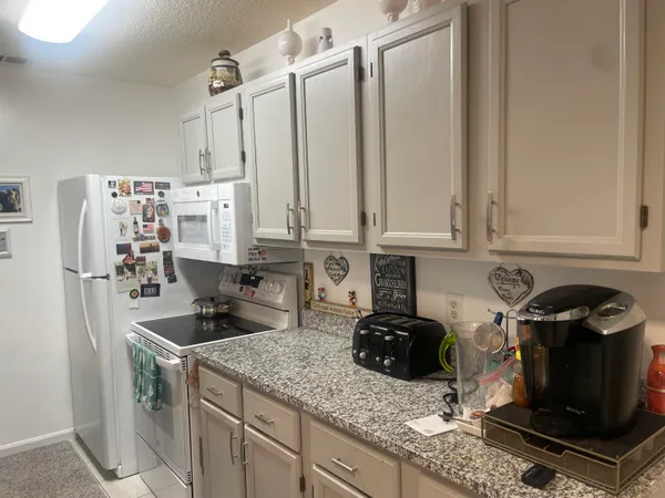$199,900 | 35815 Hunter Avenue, Westland, MI 48185