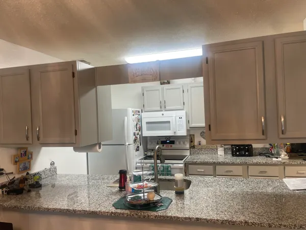 $199,900 | 35815 Hunter Avenue, Westland, MI 48185