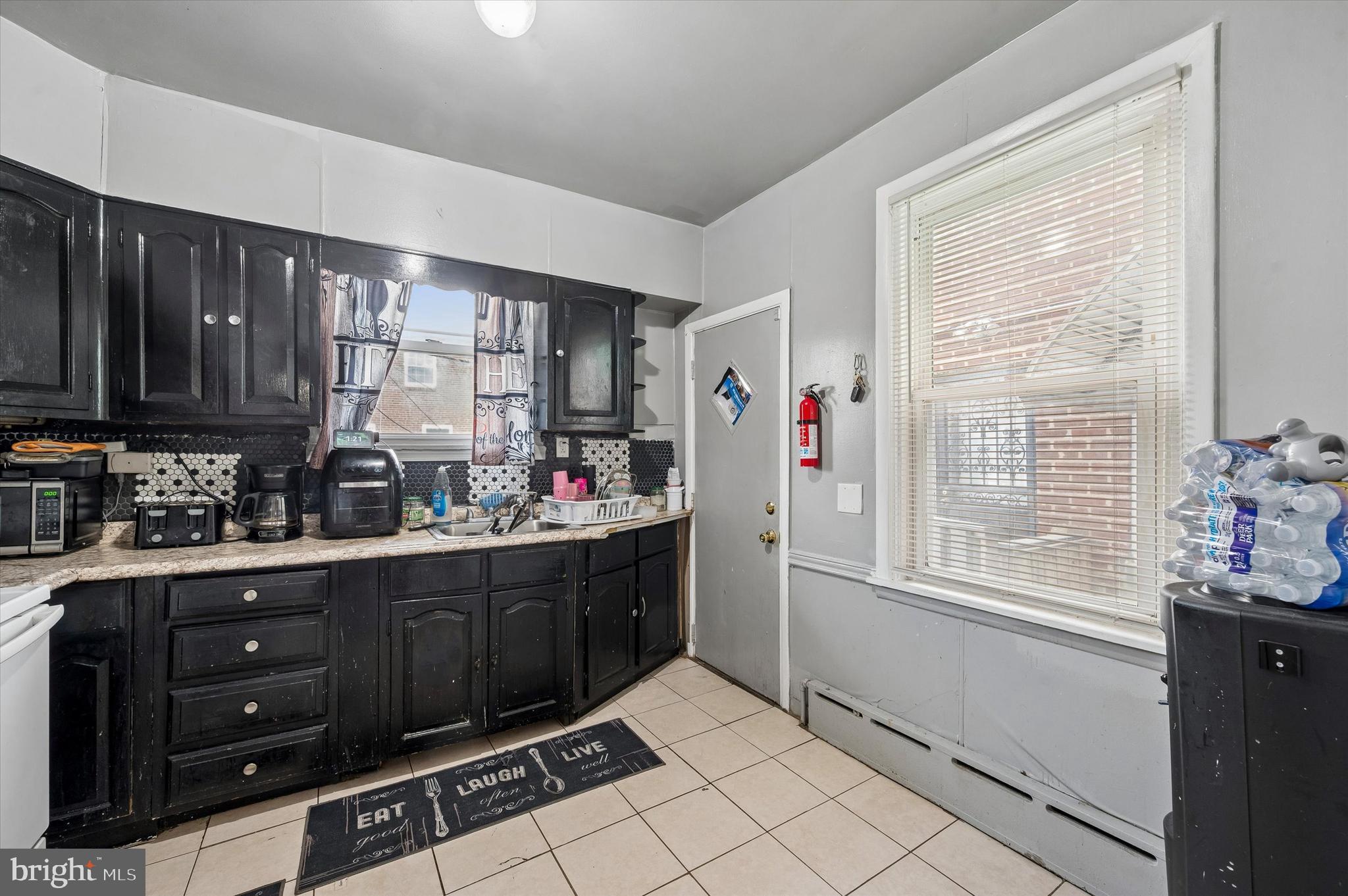 335 Margate Road Upper Darby, PA 19082 - Photo 10 of 25