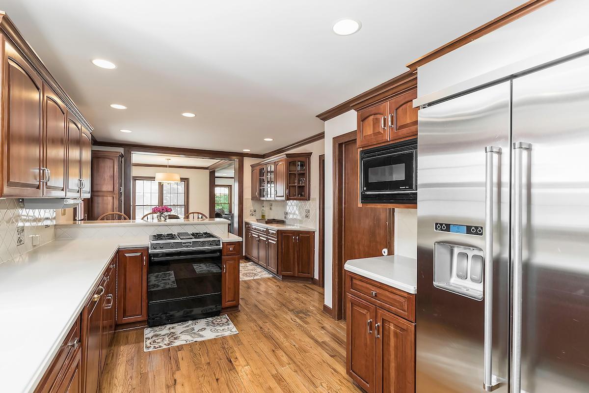 2706 Berwyn Road Columbus, OH 43221 - Photo 12 of 55