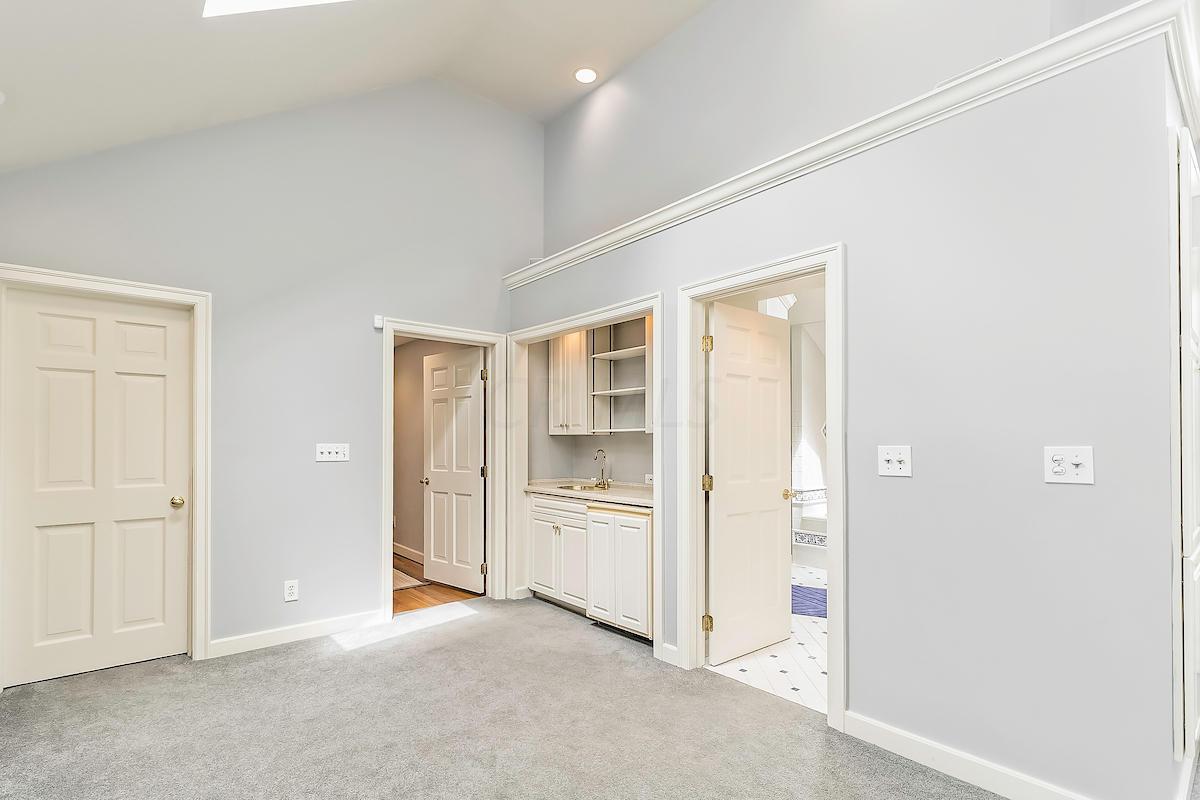 2706 Berwyn Road Columbus, OH 43221 - Photo 27 of 55