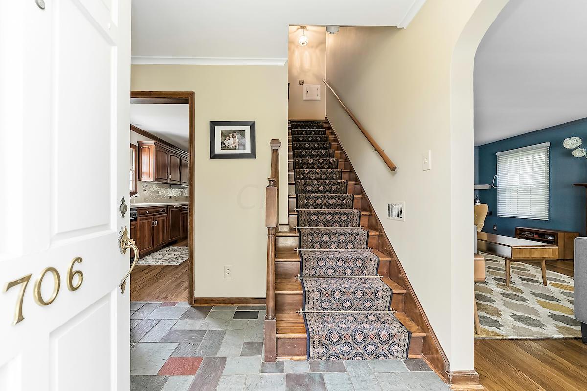 2706 Berwyn Road Columbus, OH 43221 - Photo 3 of 55