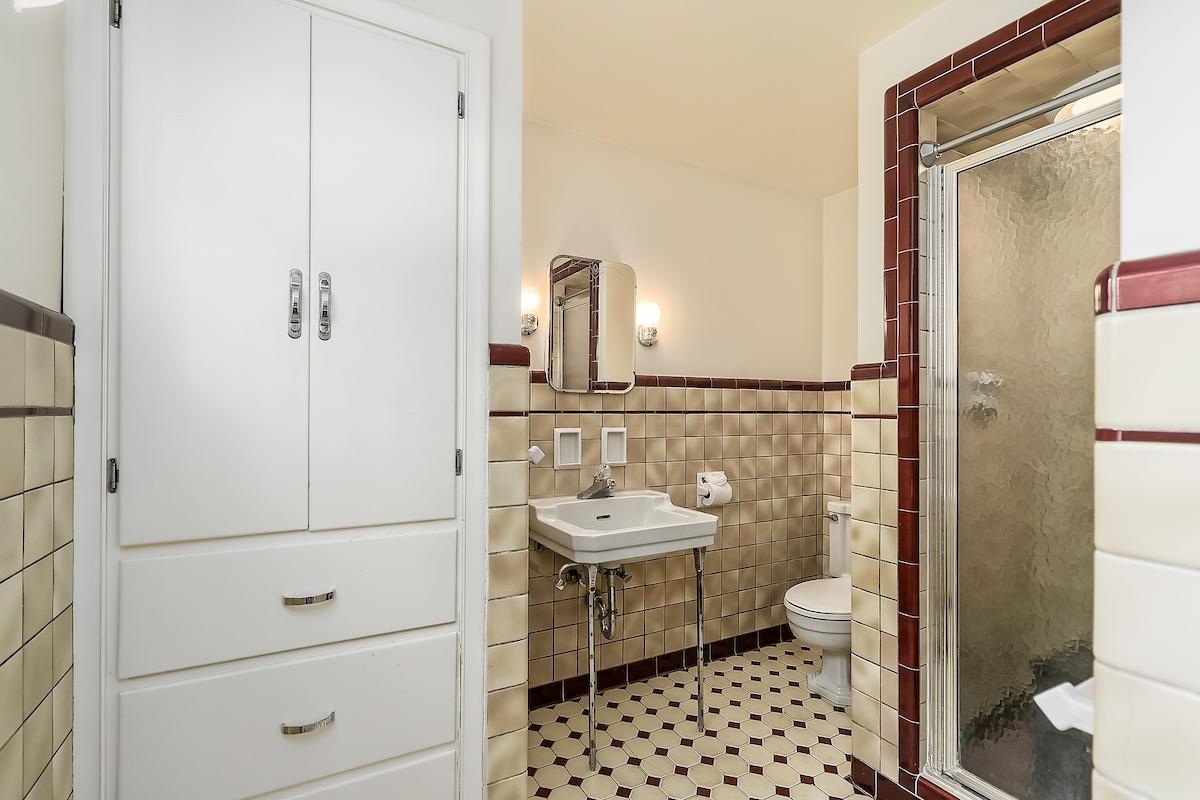 2706 Berwyn Road Columbus, OH 43221 - Photo 37 of 55