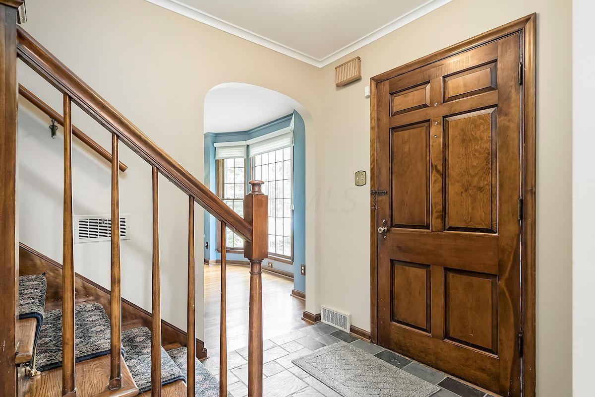 2706 Berwyn Road Columbus, OH 43221 - Photo 4 of 55