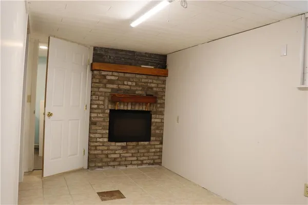 a view of entryway with a hallway
