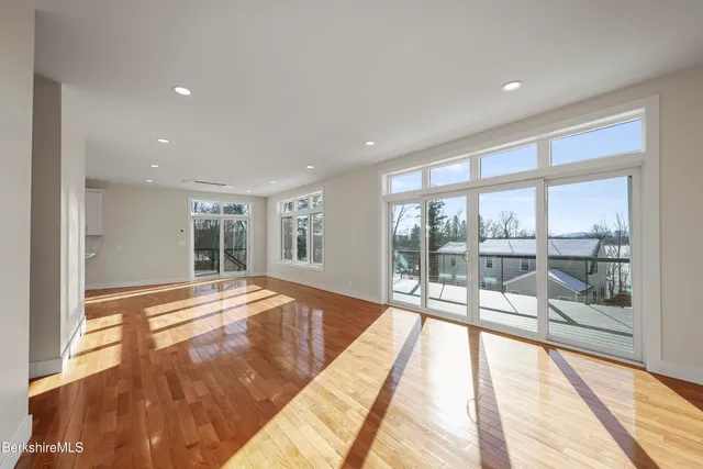 $888,800 | 10 Aqua Street, Lanesborough, MA 01237