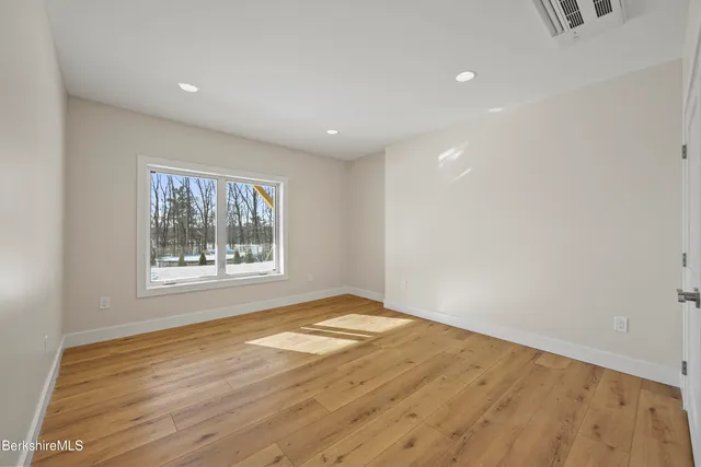 $888,800 | 10 Aqua Street, Lanesborough, MA 01237