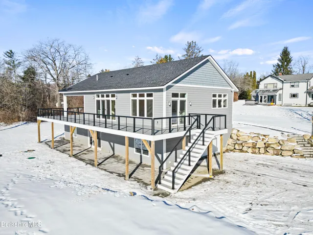 $888,800 | 10 Aqua Street, Lanesborough, MA 01237