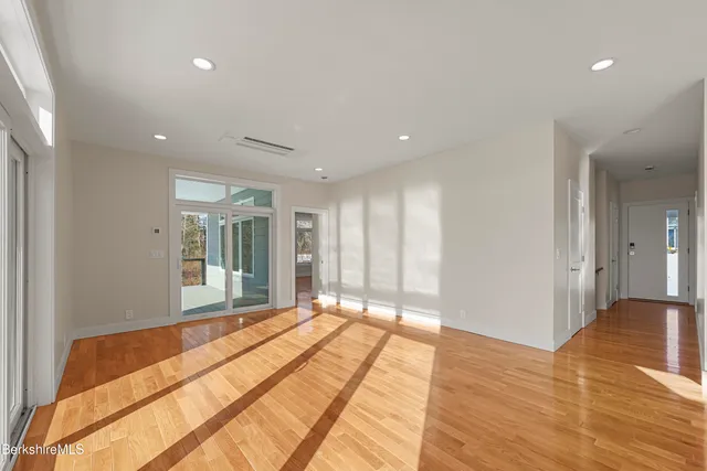 $888,800 | 10 Aqua Street, Lanesborough, MA 01237