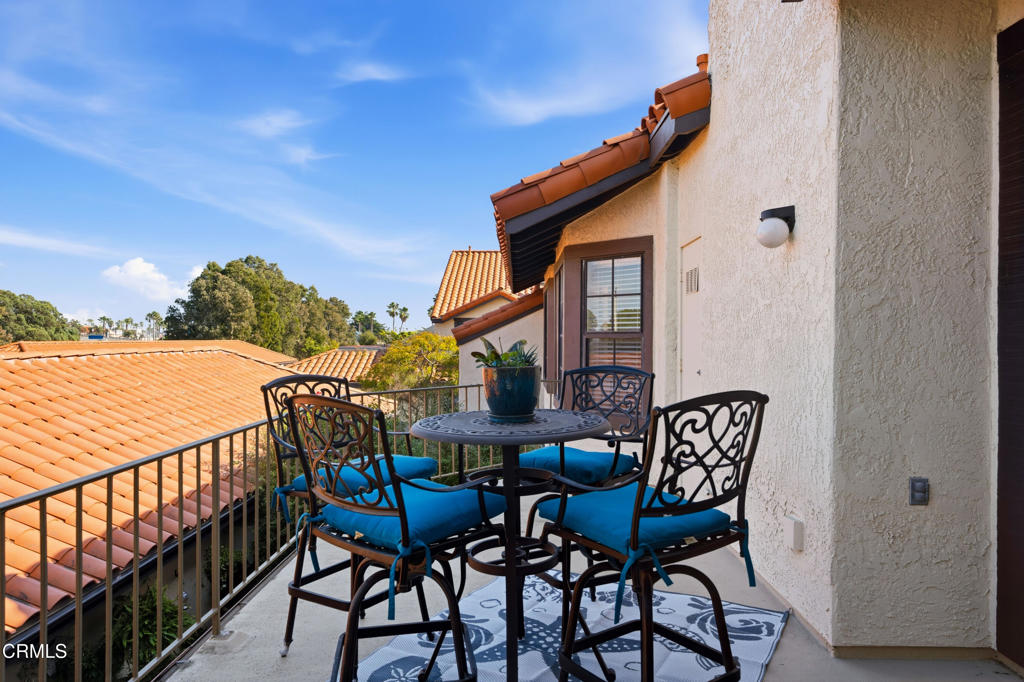 4427 Antigua Way Oxnard, CA 93035 - Photo 28 of 43 a view of a chairs and table on the terrace