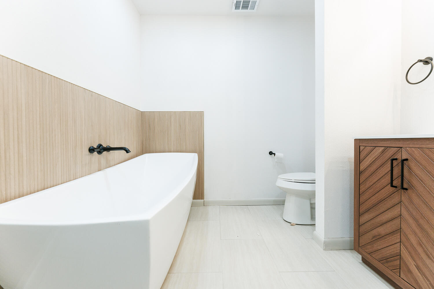 3513 45th Street Lubbock, TX 79413 - Photo 31 of 69 Primary Bathroom