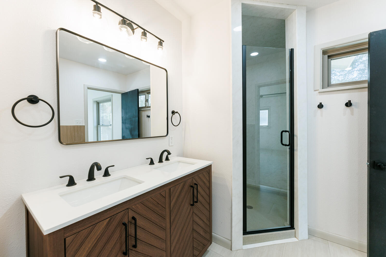 3513 45th Street Lubbock, TX 79413 - Photo 34 of 69 Primary Bathroom