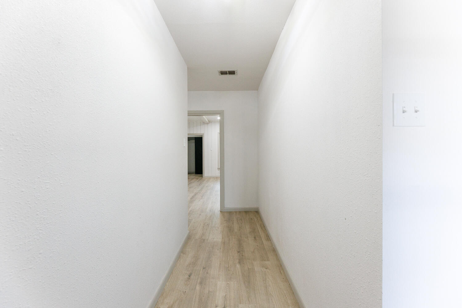 3513 45th Street Lubbock, TX 79413 - Photo 5 of 69 Entryway