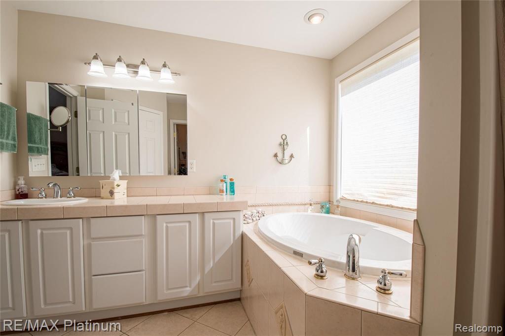 4218 Cahokia Ridge Linden, MI 48451 - Photo 21 of 41