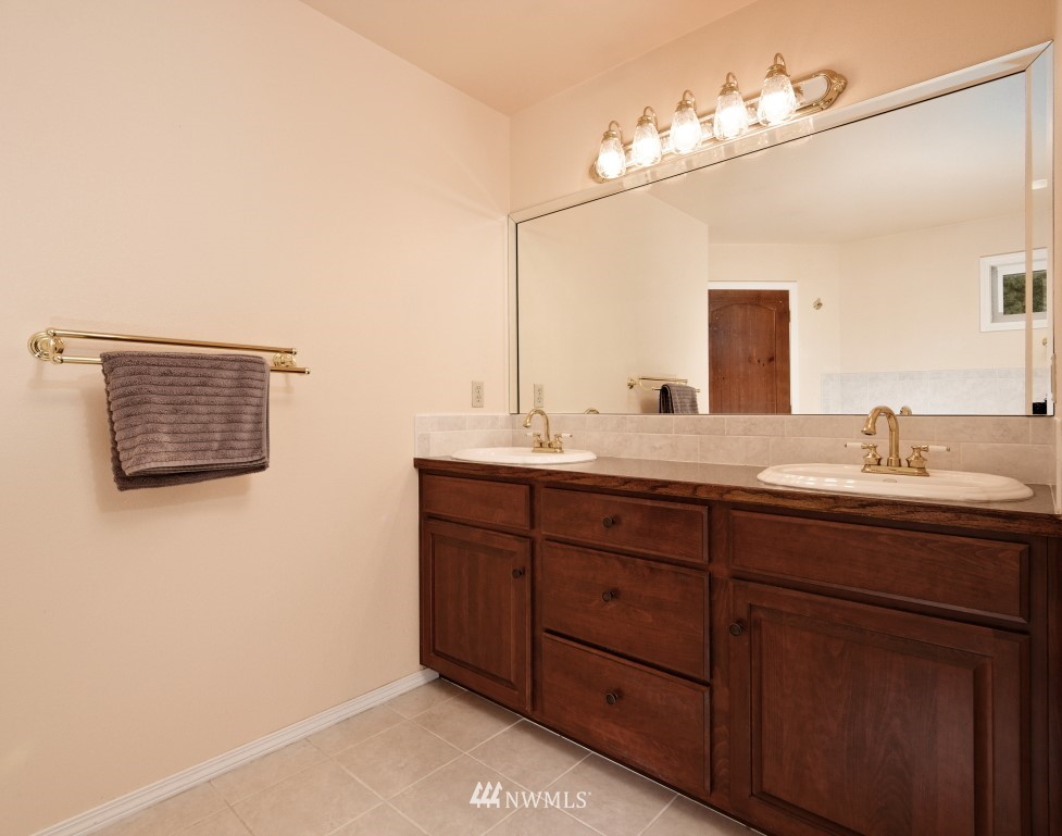 1371 East Old Ranch Road Allyn, WA 98524 - Photo 15 of 25 Gallery Image 15