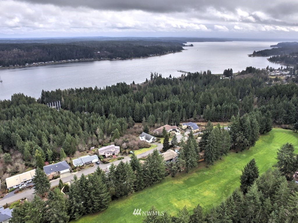 1371 East Old Ranch Road Allyn, WA 98524 - Photo 4 of 25 Gallery Image 4
