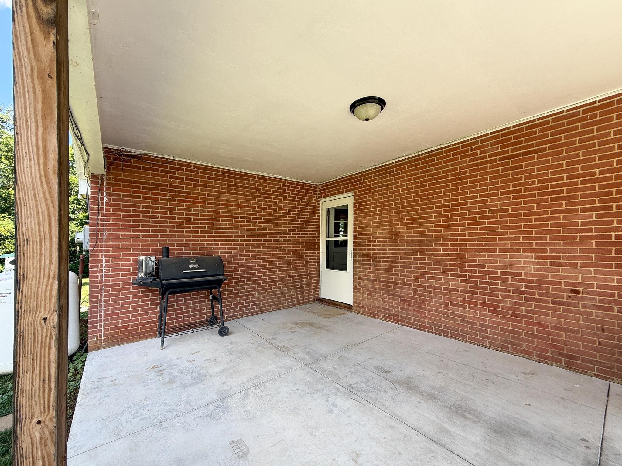 39 View Drive Stuarts Draft, VA 24477 - Photo 7 of 25 a view of a terrace with chairs