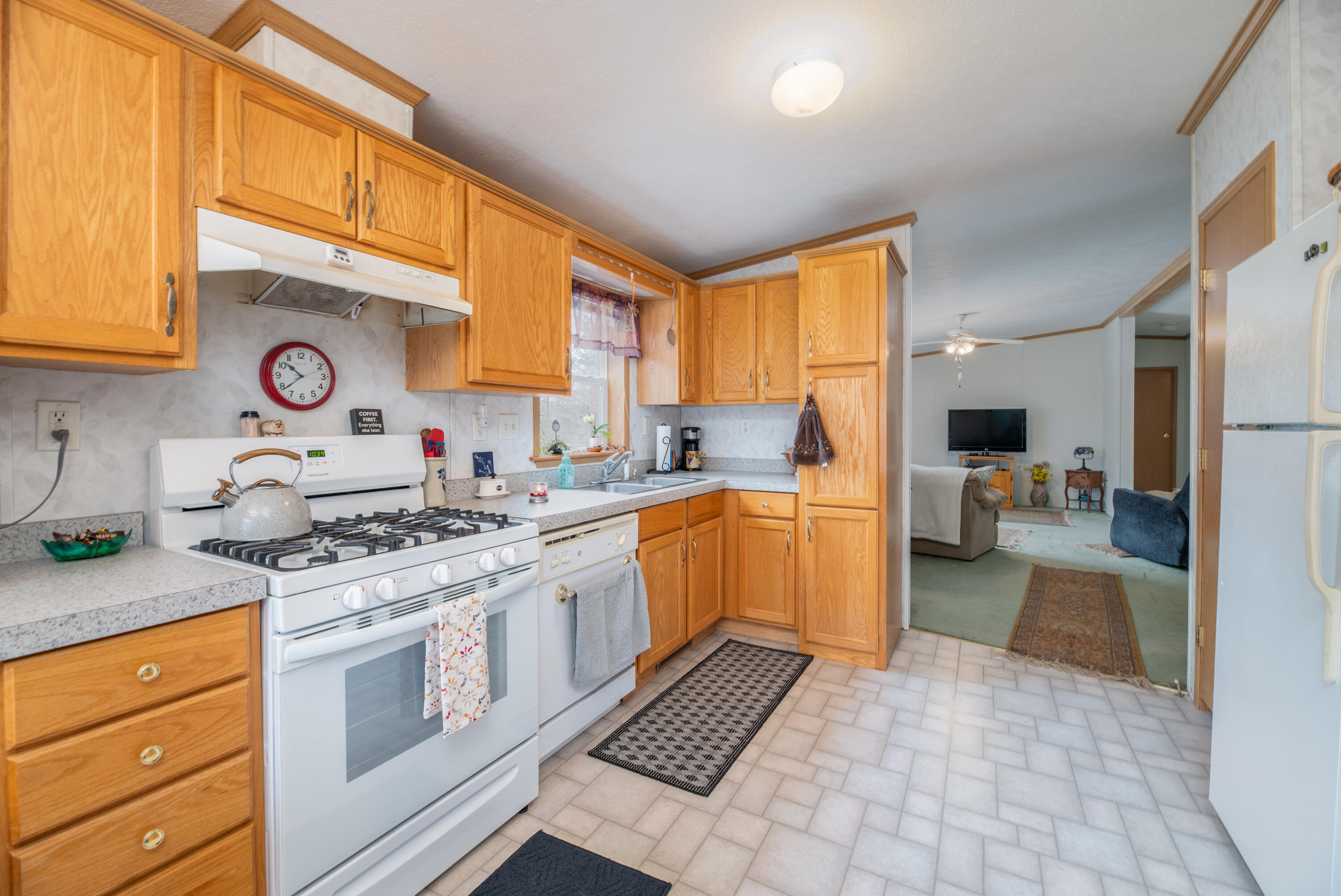 29 Scotty Road Sidney, ME 04330 - Photo 2 of 14 Interior21 (2)