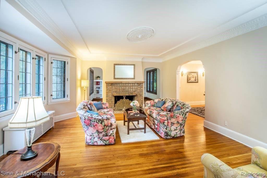 205 Merriweather Road Grosse Pointe Farms, MI 48236 - Photo 6 of 36