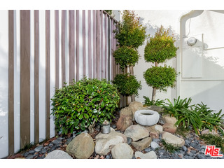 1400 North Tigertail Road Los Angeles, CA 90049 - Photo 32 of 34 Gallery Image 32