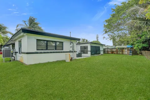 $515,000 | 1054 Wyoming Avenue, Fort Lauderdale, FL 33312