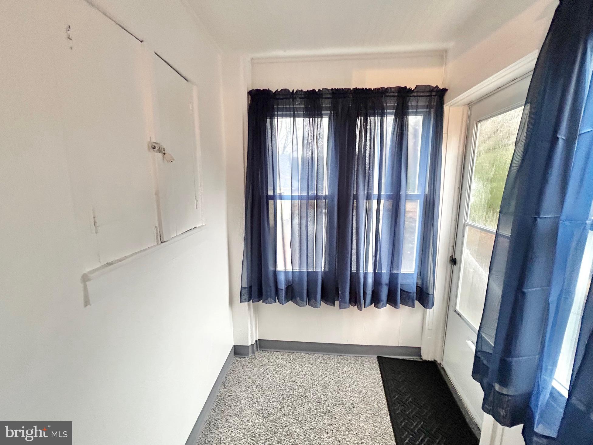 809 Woodlane Road Westampton, NJ 08060 - Photo 5 of 47 Mud Room Entry
