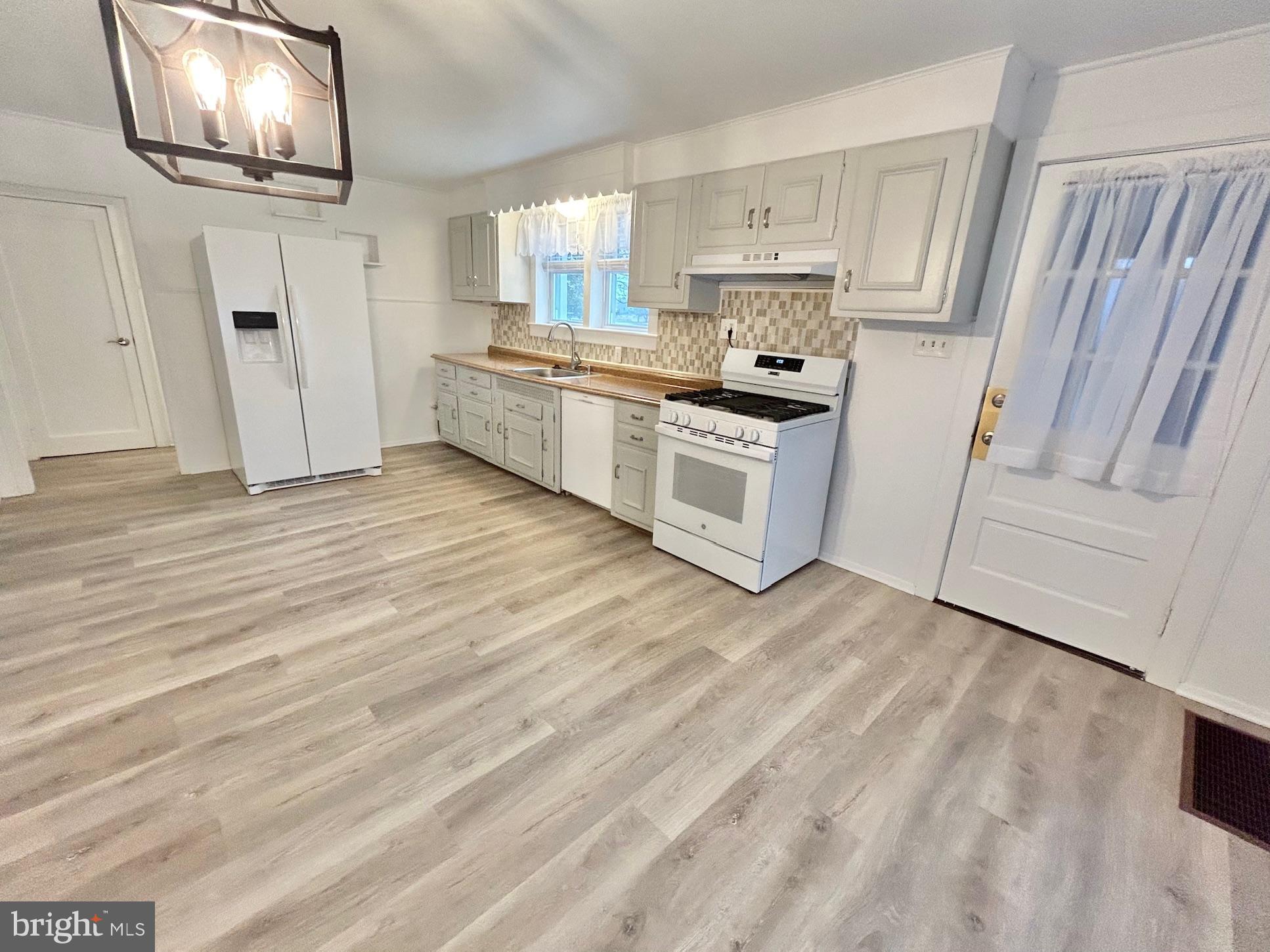 809 Woodlane Road Westampton, NJ 08060 - Photo 8 of 47 Kitchen