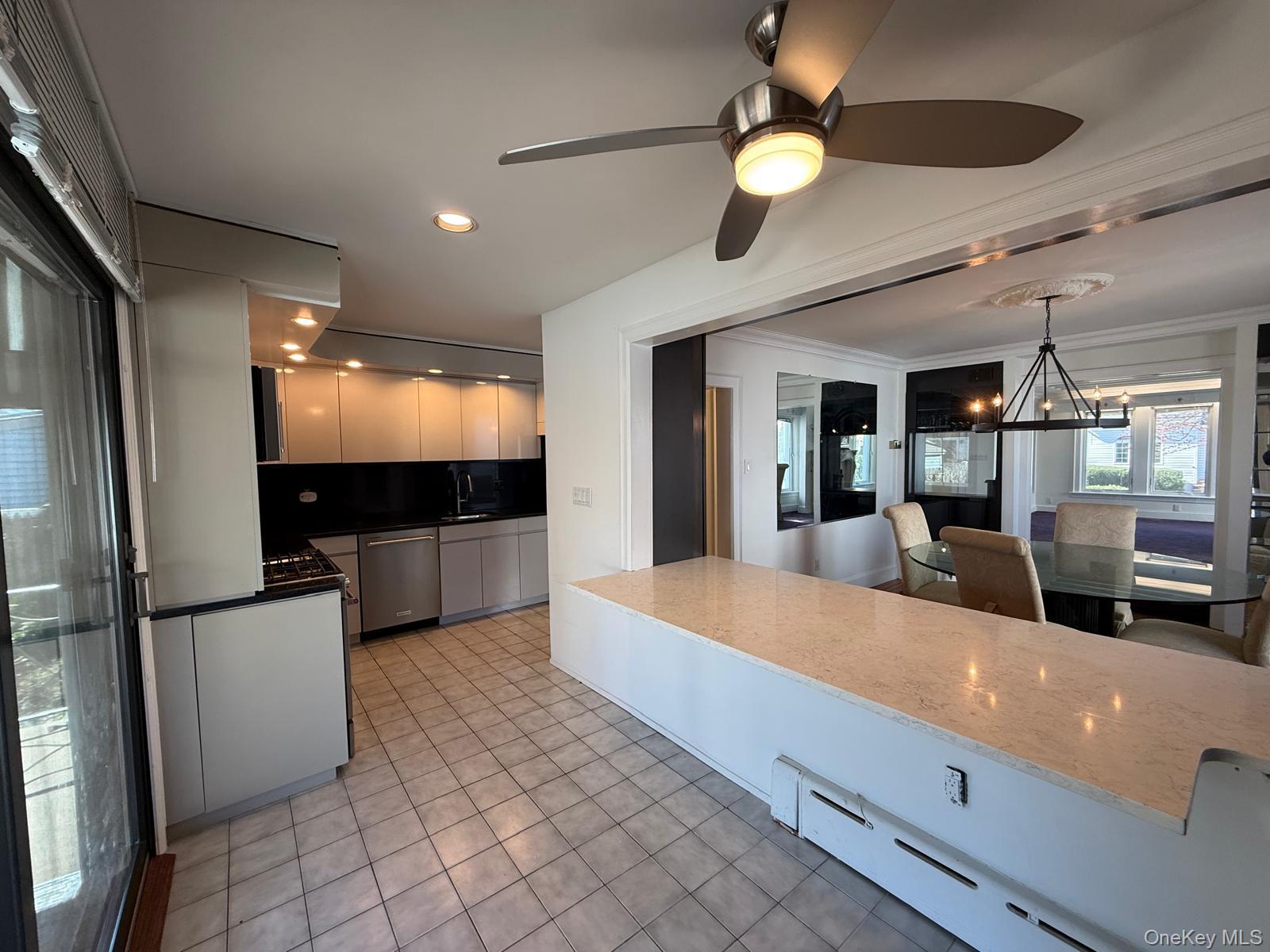 33 Carstairs Road Valley Stream, NY 11581 - Photo 6 of 22