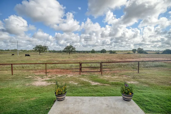 $749,500 | 3553 Hunt Lane, Waelder, TX 78959